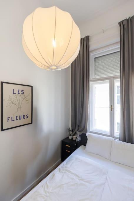 The Grove Hideaway Central 2Br Retreat Будапеща Екстериор снимка