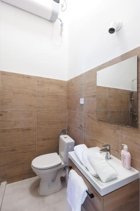 The Grove Hideaway Central 2Br Retreat Будапеща Екстериор снимка