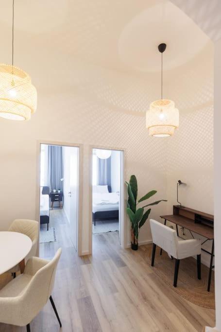 The Grove Hideaway Central 2Br Retreat Будапеща Екстериор снимка