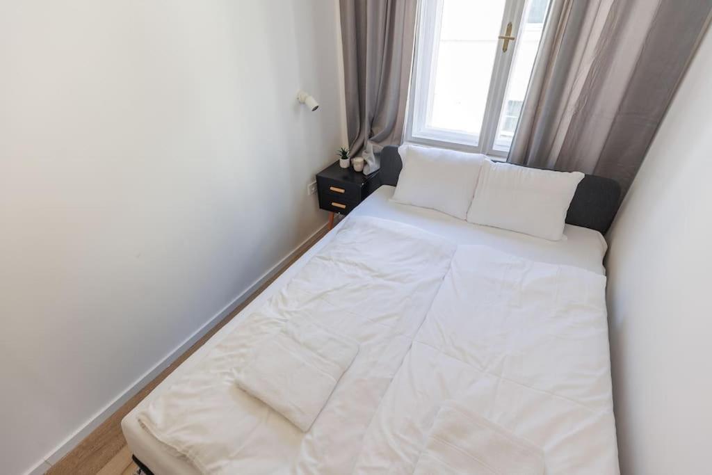 The Grove Hideaway Central 2Br Retreat Будапеща Екстериор снимка